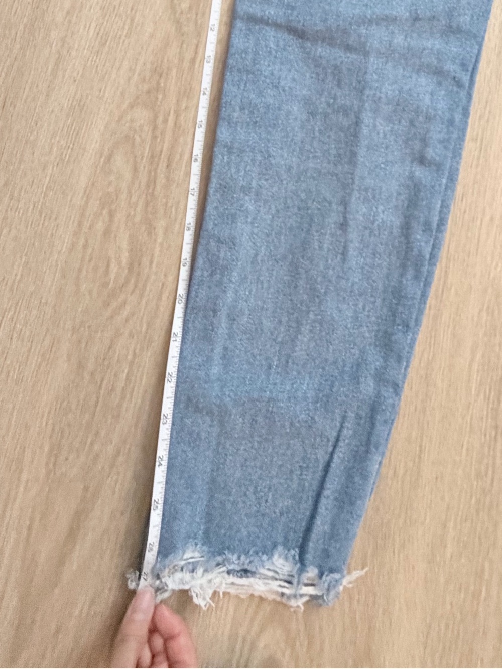 American Eagle High-Rise Light Wash Frayed Hem Jeans - Picture 5 of 7